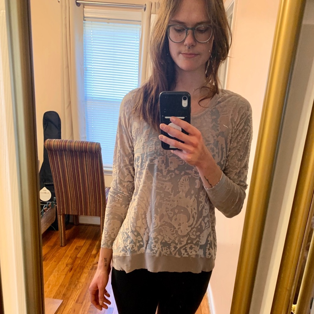 Simply Vera Vera Wang 🤍 velvet top